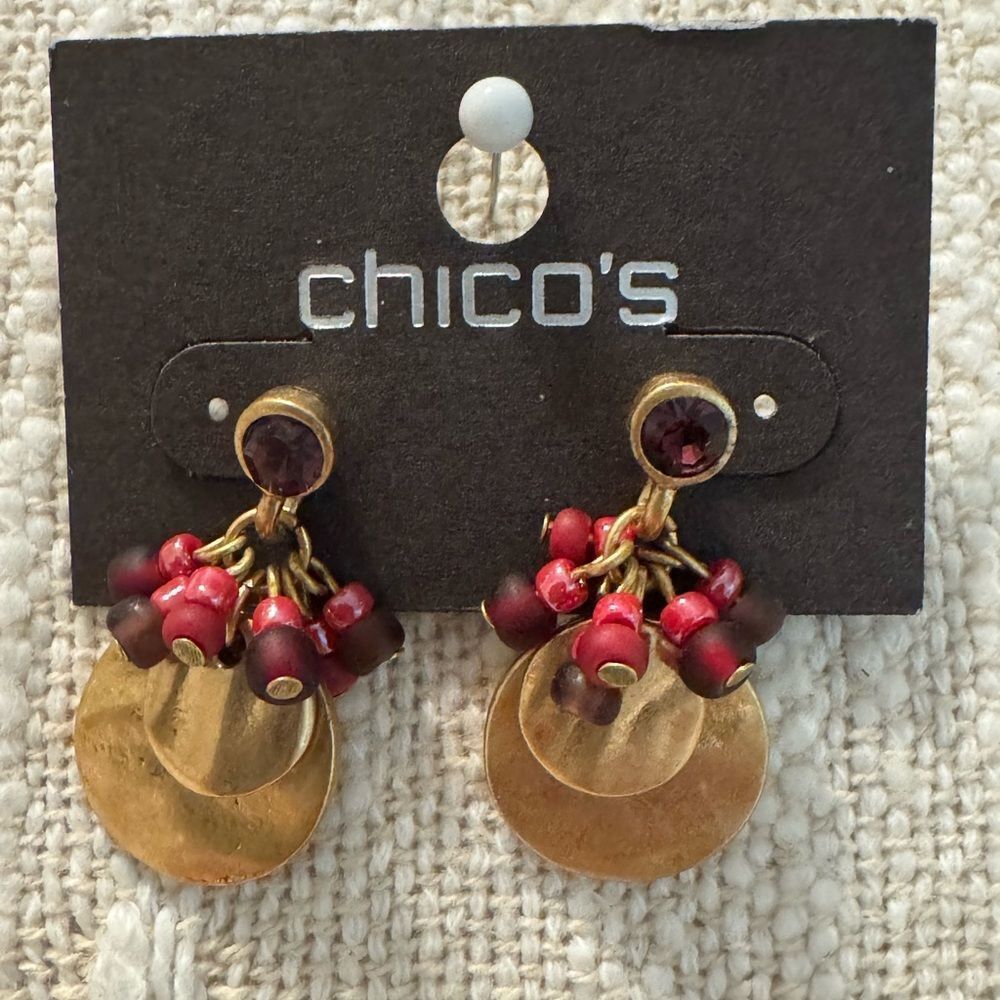 0255-Chico's Gold and Red Beaded Earrings‎